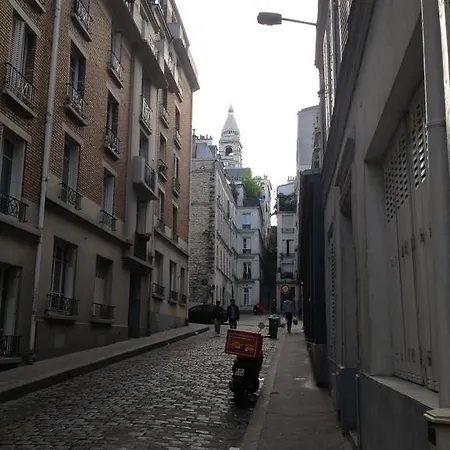 Montmartre מלון דירות 3*